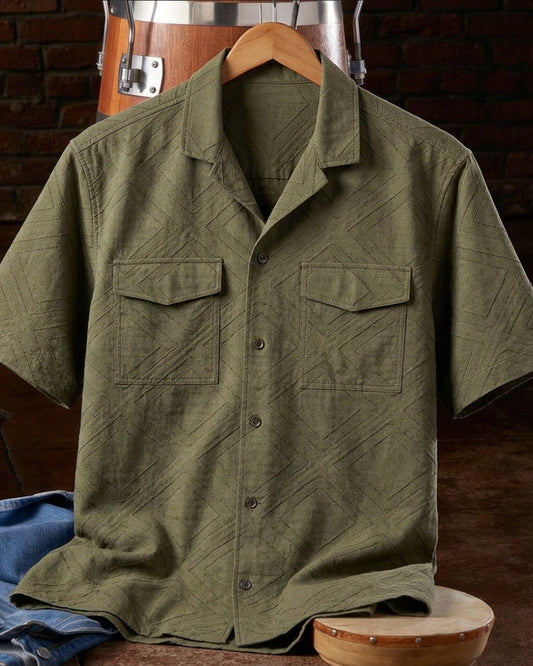 Men's Short Sleeve Dual Chest Pocket Collared Shirt