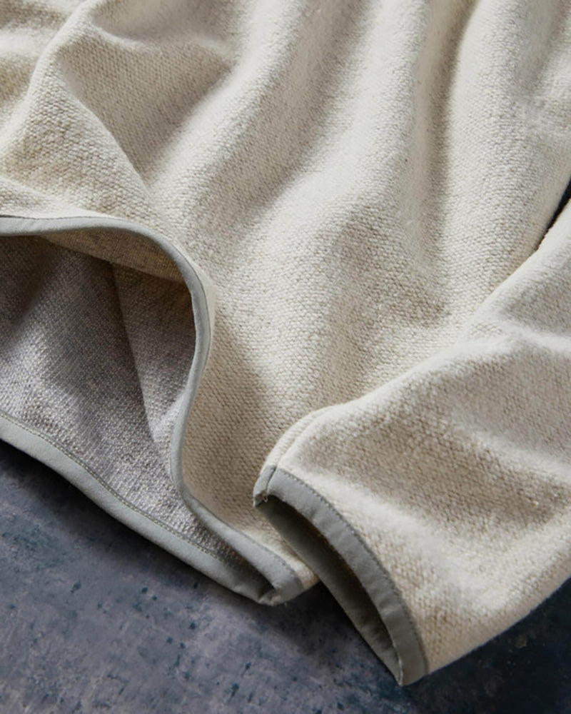 Contrast Trim Cream Pullover Top